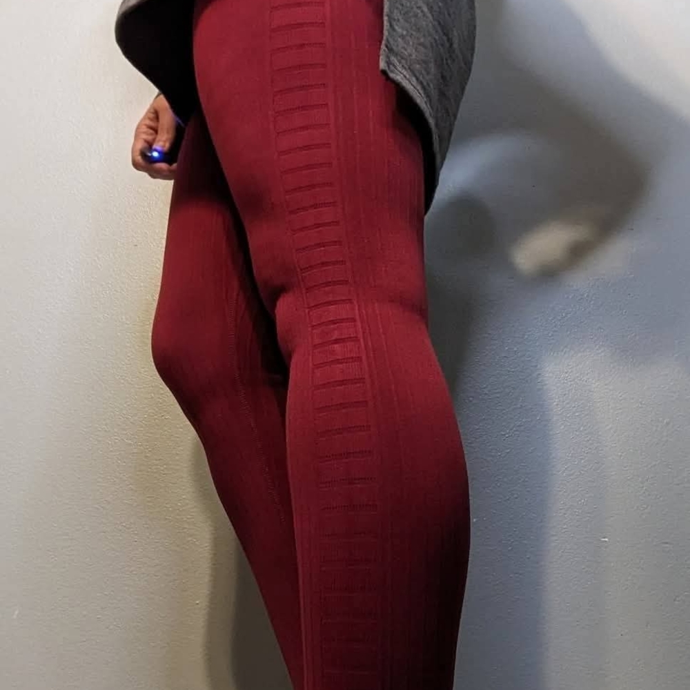 Scarlet Red Ribbed Seamless Leggings 24" Size Medium - ZYIA